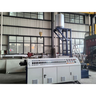 Machines d'extrusion de tubes en plastique