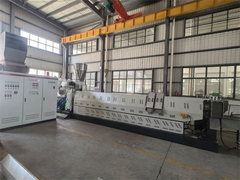 Machine à granuler des flocons de PEHD ou des matières rigides